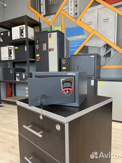 Металлический сейф