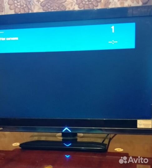 Телевизор Sharp рабочий, диагональ 52 см, в идеаль