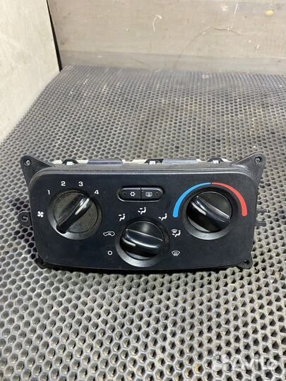 Блок управления климатом Jeep Liberty KJ Либерти