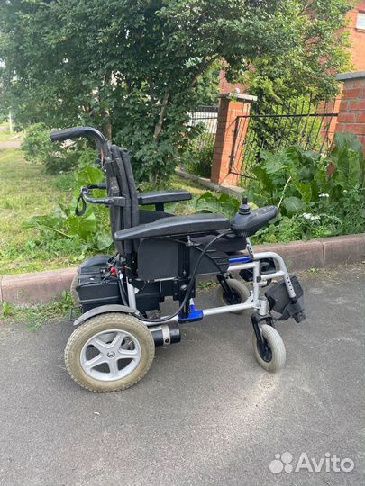 Инвалидное кресло с электроприводом