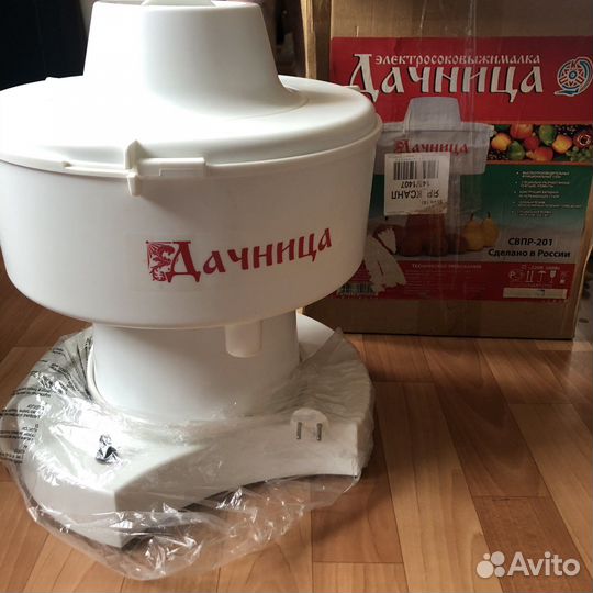 Электросоковыжималка Дачница
