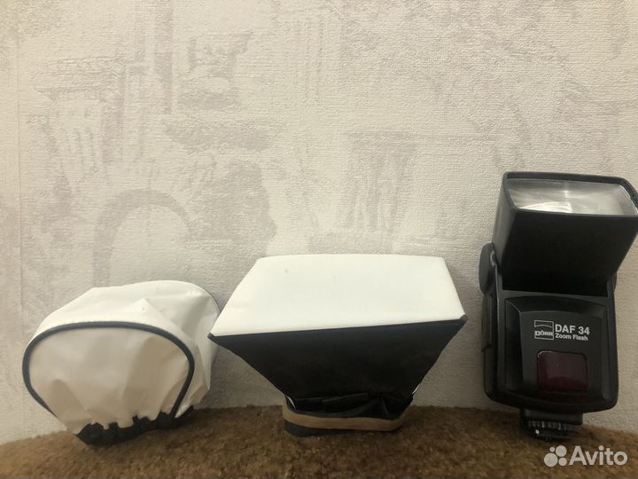 Фотоопарат Canon EOS 550D