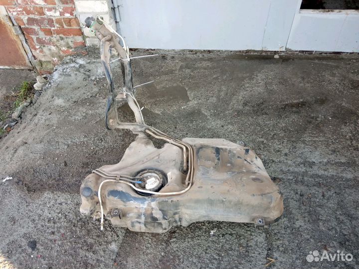 Бензобак на Шкода Фабия 2007-2014