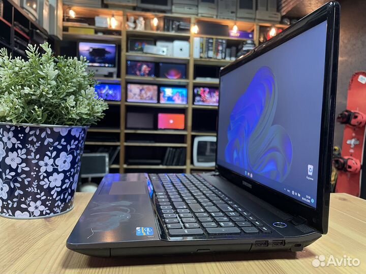Ноутбук Samsung / Core i3 / 8gb / 500 / Win 11 Pro
