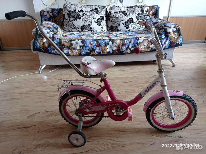 Детский велосипед с родительской ручкой бу