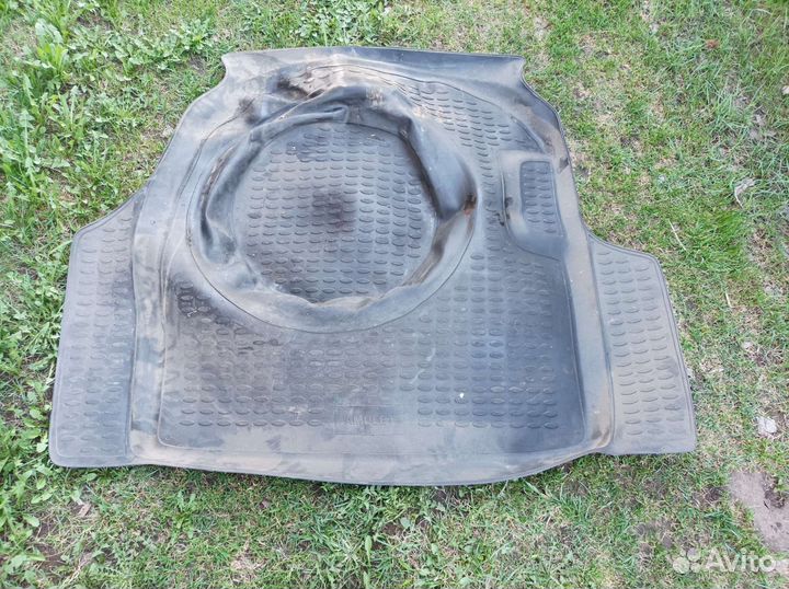 Ковер в багажник