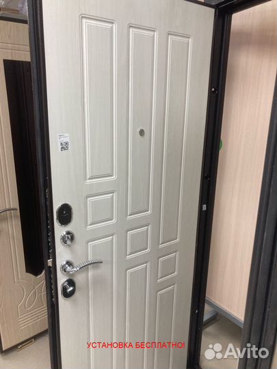 Дверь входная с зеркалом с бесплатной установкой