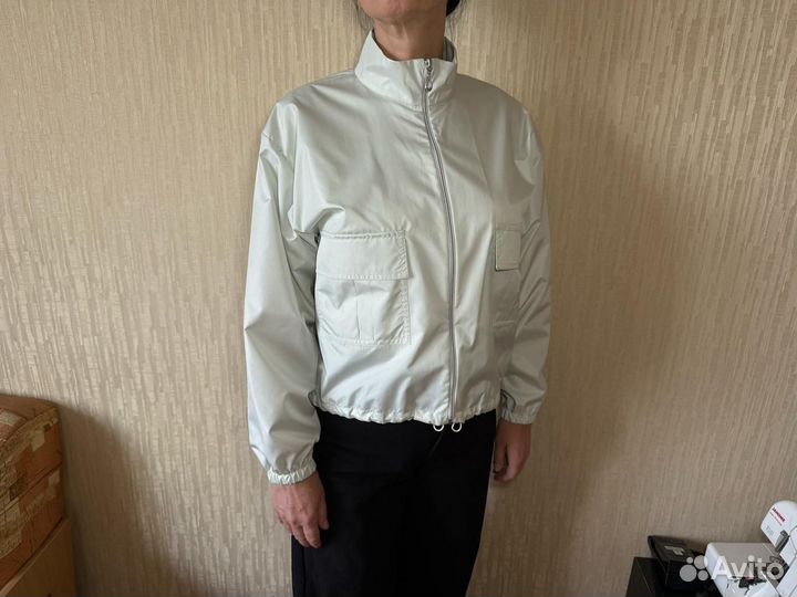 Ветровка женская