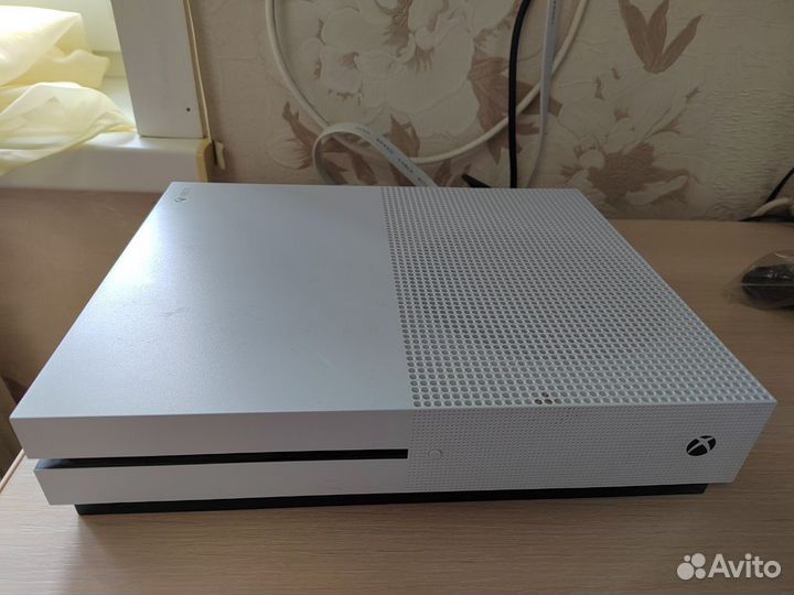 Xbox ONE S