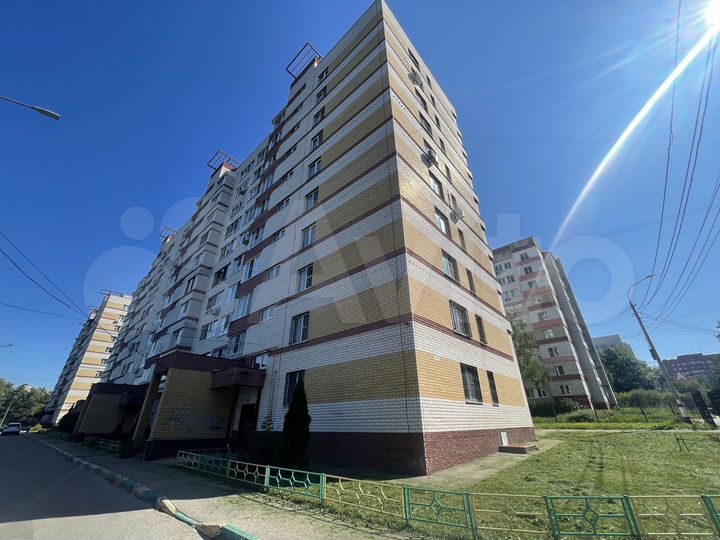 2-к. квартира, 58 м², 1/10 эт.