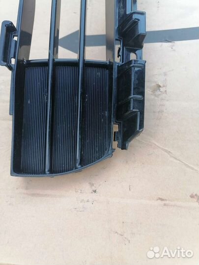 Решетка в бампер передняя Kia Sportage 4