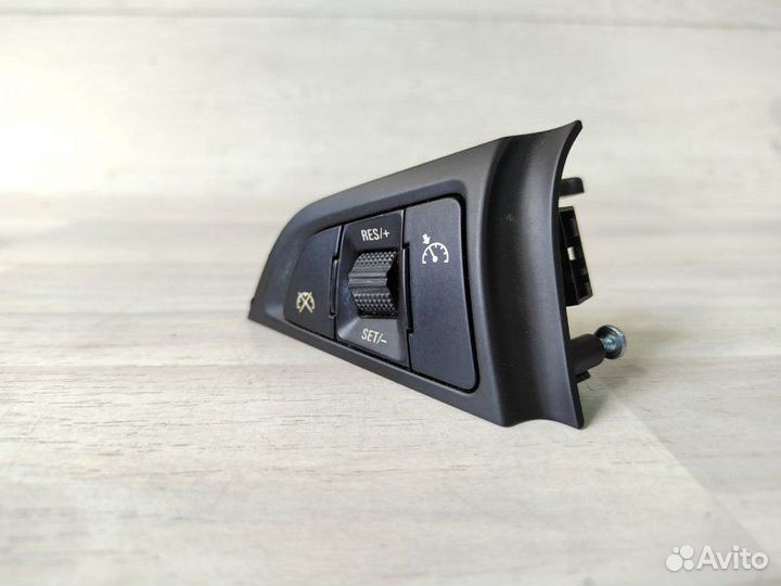 Блок кнопок руля Opel Astra J A16XER 2010