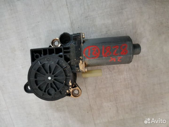 Моторчик стеклоподъемника передний левый Ford