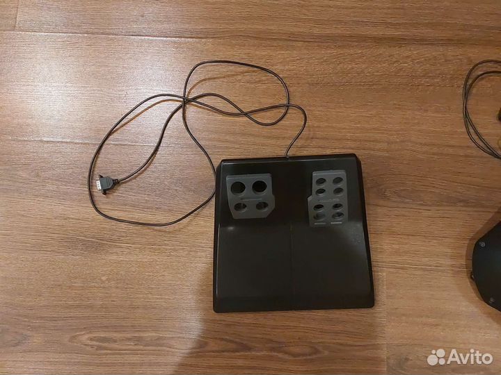 Игровой руль logitech