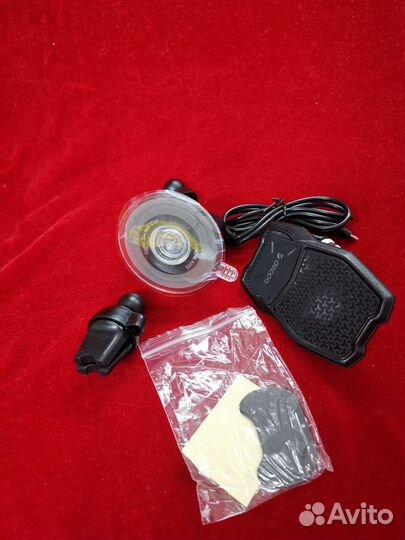 Автомобильный держатель с беспроводной зарядкой