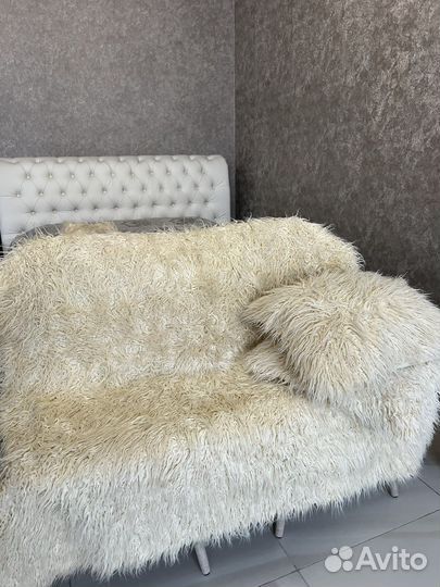 Меховые накидки и подушки