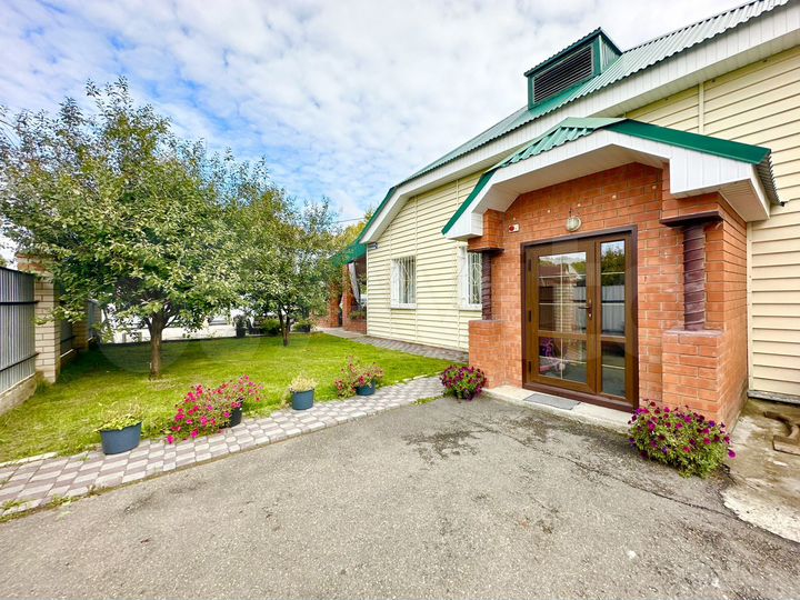 Дом 191 м² на участке 7 сот.