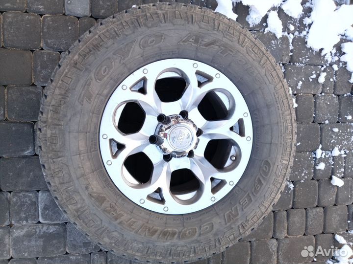 Toyo Open Country A/T 265/70 R16