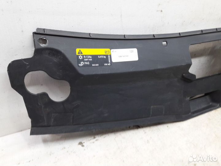 Кожух замка капота Skoda Rapid 2019