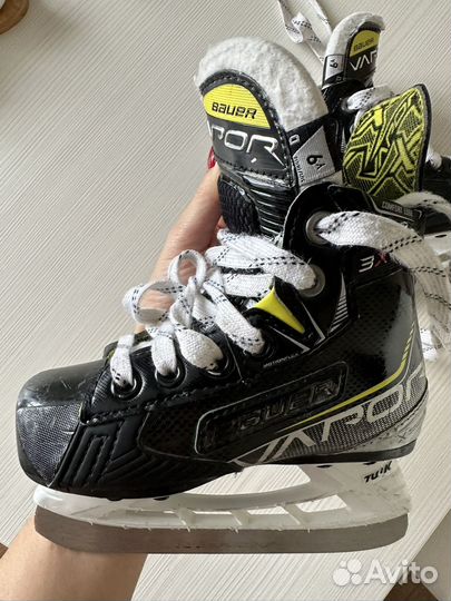 Коньки хоккейные