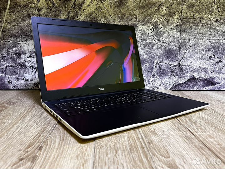 Игровой ноутбук Dell 16/256