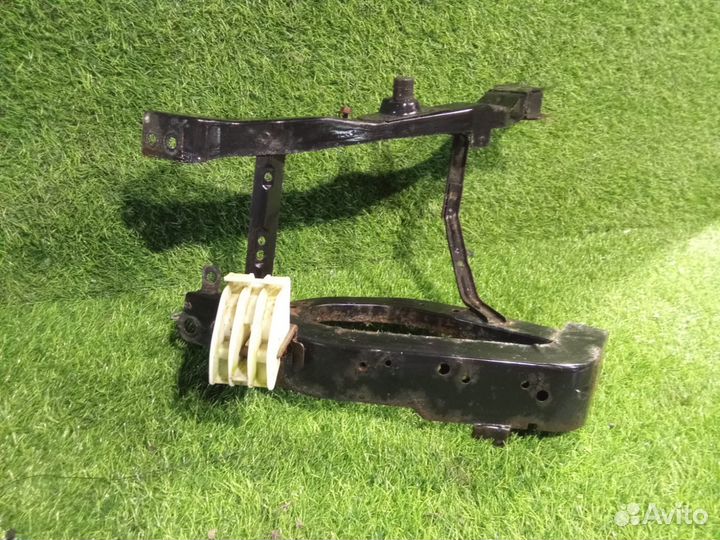 Кронштейн фары передней левой Инфинити 4WD M35 Y50