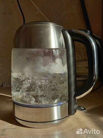 Чайник электрический. Polaris