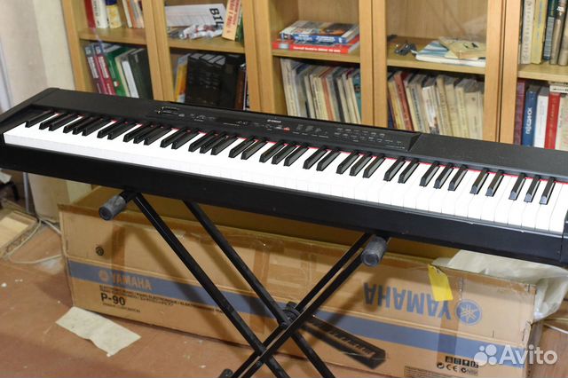 Цифровое пианино Yamaha P-90