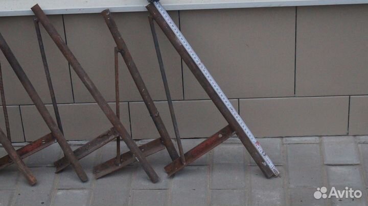 Крепление для полок