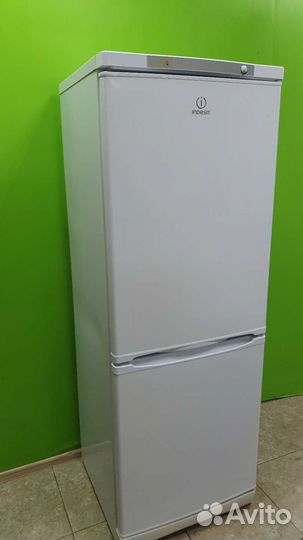 Холодильник indesit SB16740 как новый