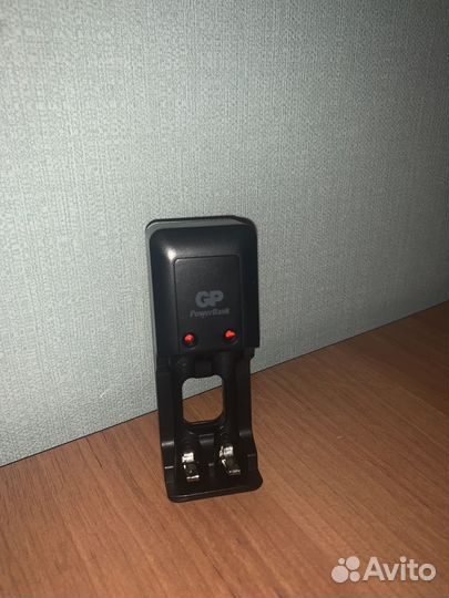 Зарядное устройство GP S330