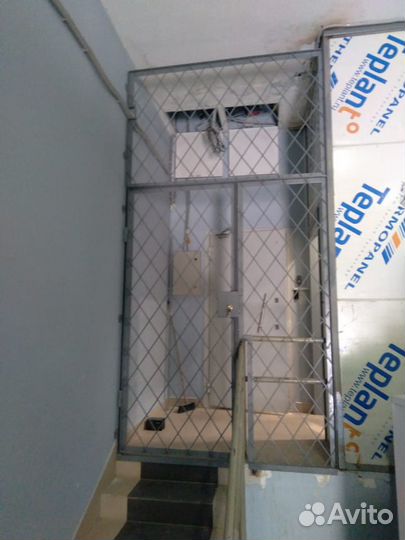 Стальная дверь-решётка / Техническая дверь