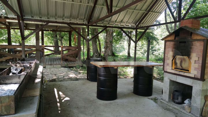 Дом 300 м² на участке 10 га