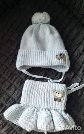 Детская демисезонная шапка и снуд