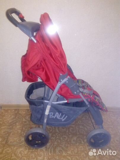 Прогулочная коляска