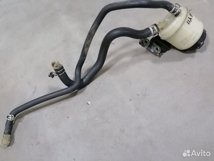 Бачок гур Nissan Wingroad Y11 2001-2005