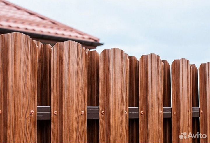 Забор из штакетника