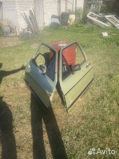 Двери на Гольф 1990