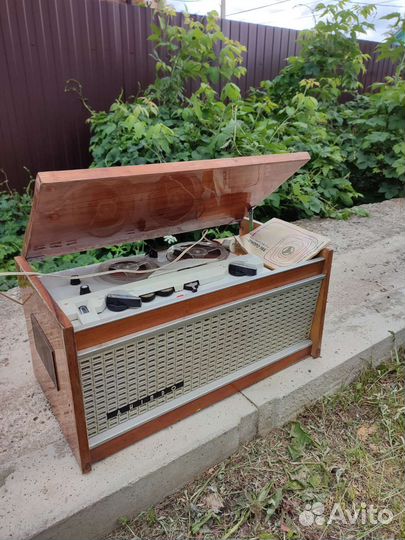 Магнитофон СССР