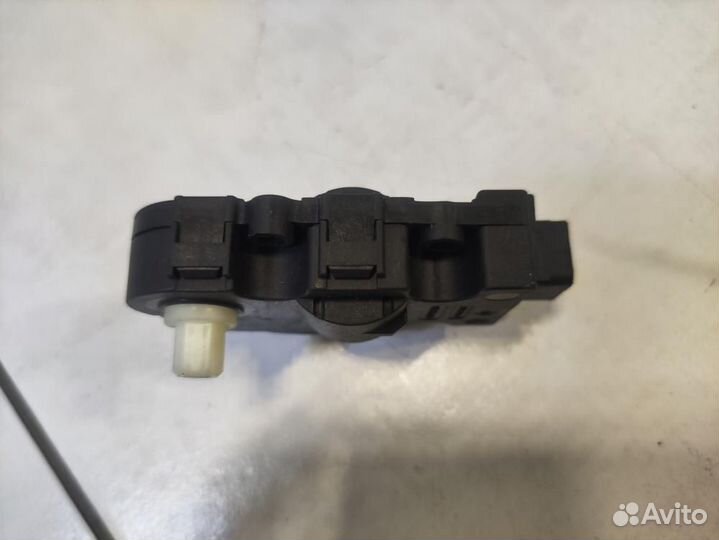 Сервопривод заслонок печки BMW 5-series F10