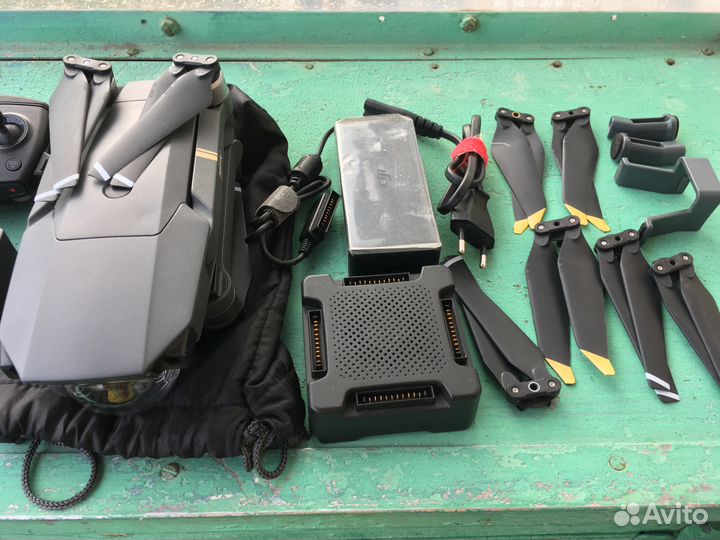 Квадрокоптер DJI Mavic Pro