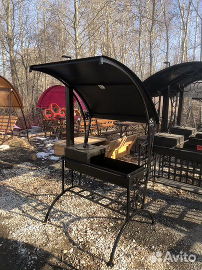 Кованые мангалы с крышей