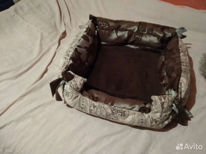 Лежанка для собак и кошек