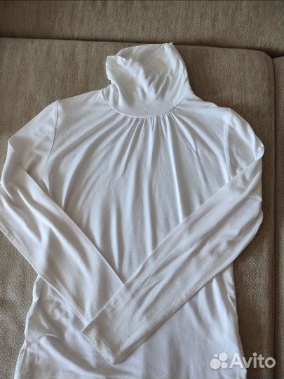 Водолазка белая для девочки в школу button blue