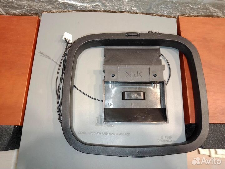 Музыкальный центр Sony CMT-EH10