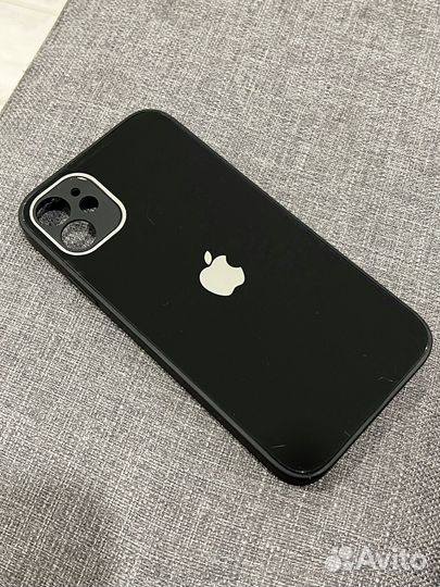 Чехол на iPhone 11
