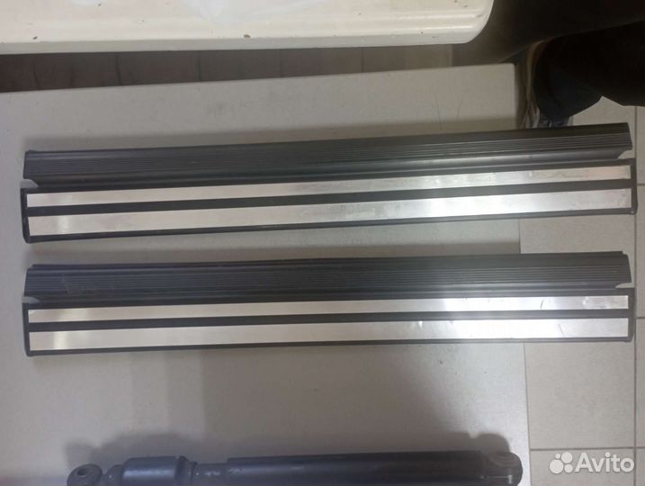 Накладка на порог внутренняя Mercedes Benz E W124