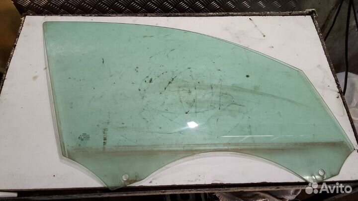 Стекло переднее правое Audi Q5
