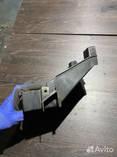 Пластик акб для Kawasaki Z750 04-06