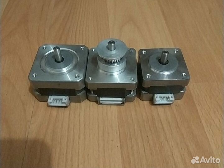 Шаговые двигатели